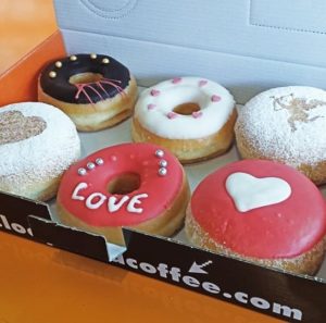 Loops and Coffee Alzamora Caja de San Valentín personalizada